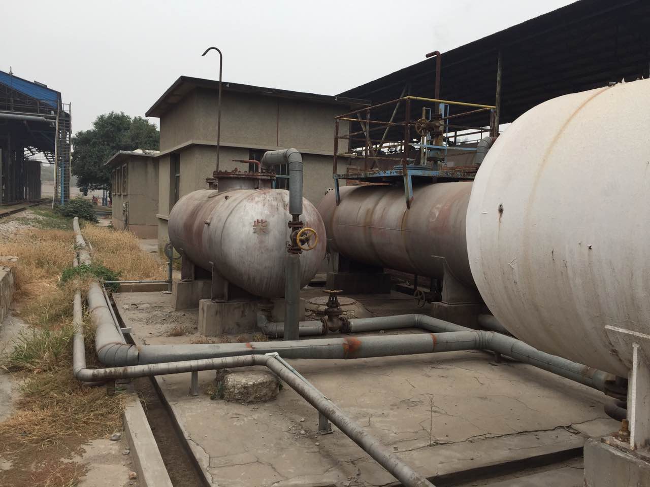 凸轮麻豆视频免费下载在齐鲁石化汽柴油扫仓工位上的外景图 凸轮麻豆视频免费下载在齐鲁石化汽柴油扫仓工位上的外景图